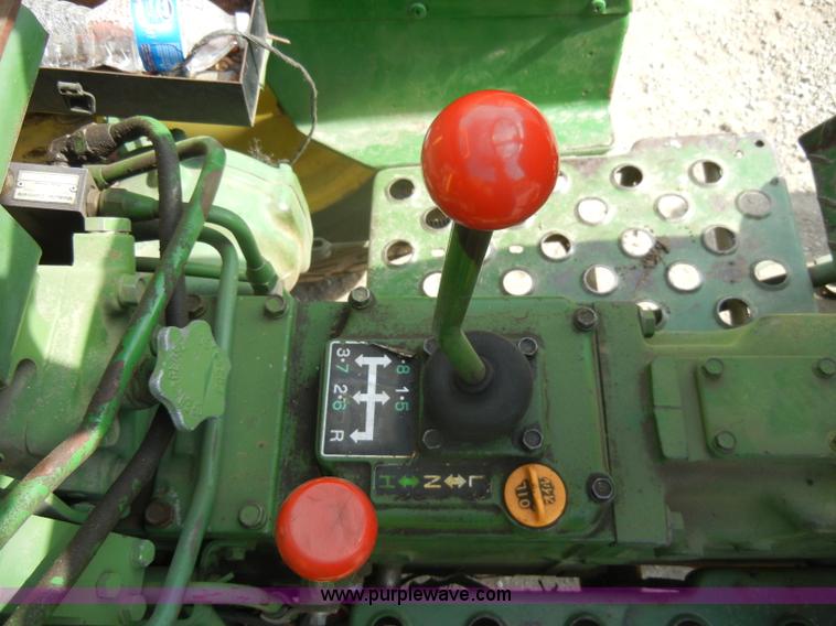 image for item C4261 1984 John Deere 1050 tractor