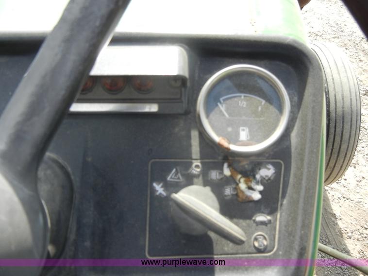 image for item C4261 1984 John Deere 1050 tractor