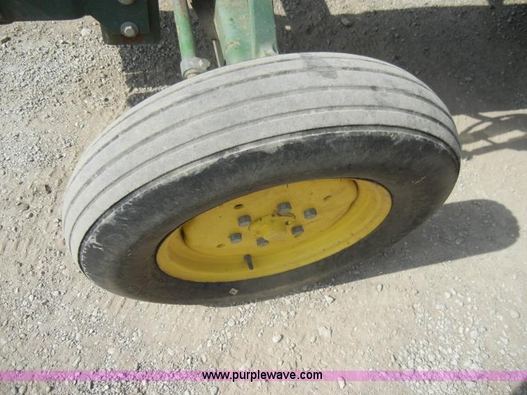 image for item C4261 1984 John Deere 1050 tractor