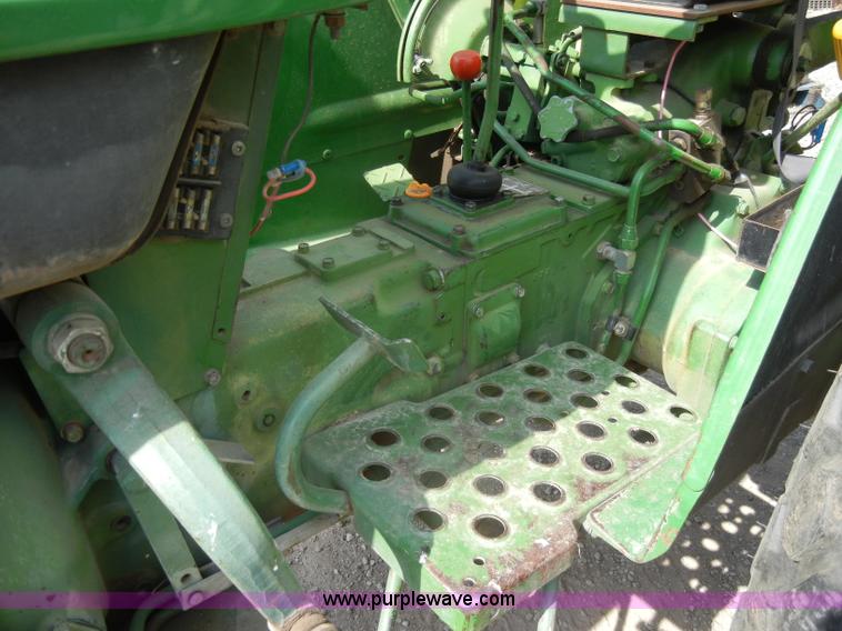 image for item C4261 1984 John Deere 1050 tractor