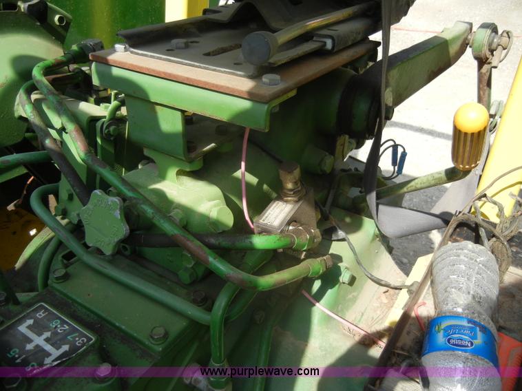 image for item C4261 1984 John Deere 1050 tractor