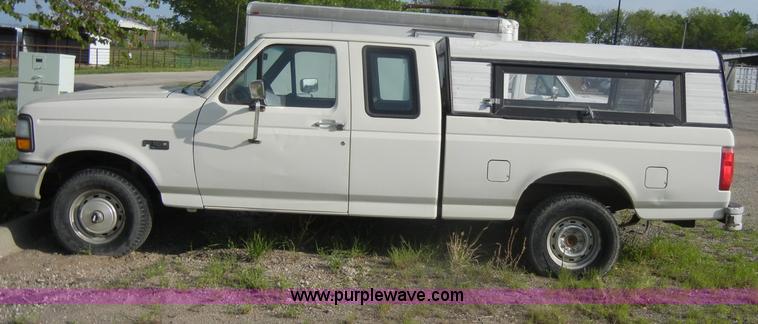 image for item C4262 1994 Ford F150 XL SuperCab pickup truck