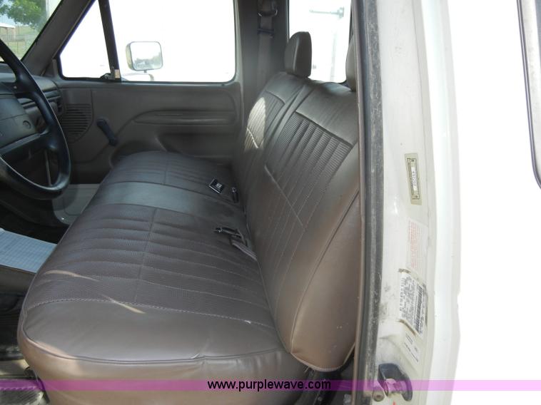 image for item C4262 1994 Ford F150 XL SuperCab pickup truck