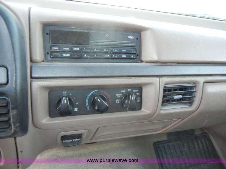 image for item C4262 1994 Ford F150 XL SuperCab pickup truck