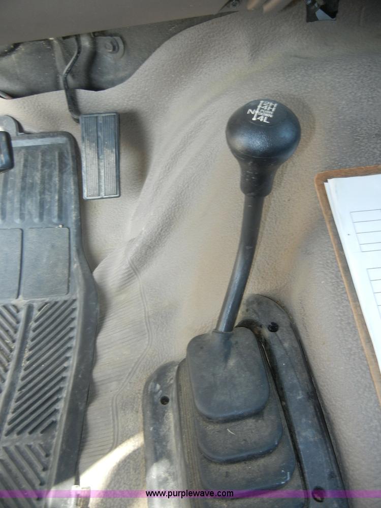 image for item C4262 1994 Ford F150 XL SuperCab pickup truck