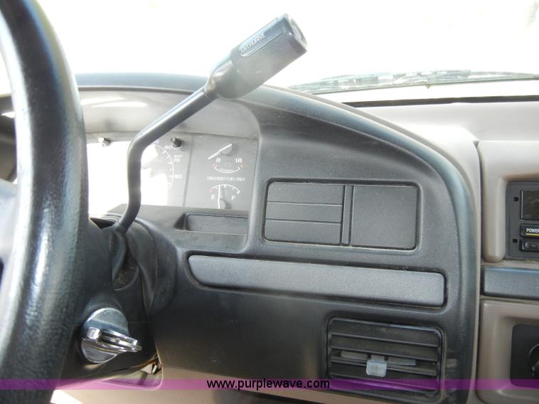 image for item C4262 1994 Ford F150 XL SuperCab pickup truck