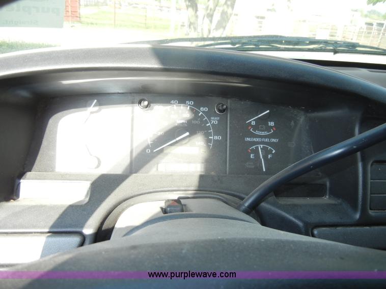 image for item C4262 1994 Ford F150 XL SuperCab pickup truck