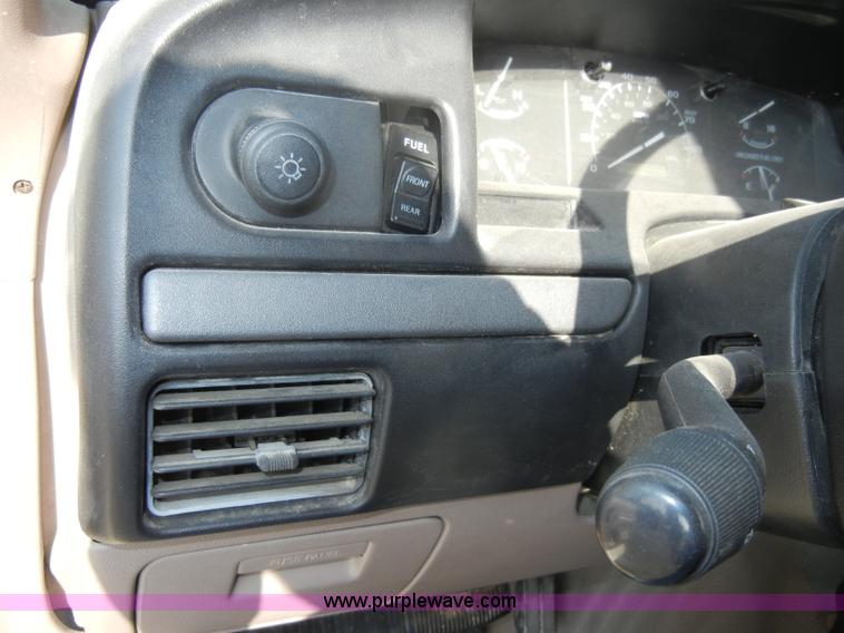 image for item C4262 1994 Ford F150 XL SuperCab pickup truck