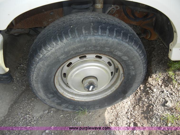 image for item C4262 1994 Ford F150 XL SuperCab pickup truck