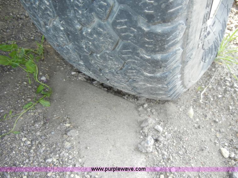 image for item C4262 1994 Ford F150 XL SuperCab pickup truck