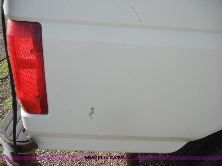 image for item C4262 1994 Ford F150 XL SuperCab pickup truck