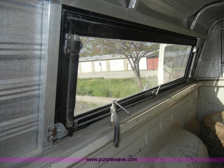 image for item C4262 1994 Ford F150 XL SuperCab pickup truck