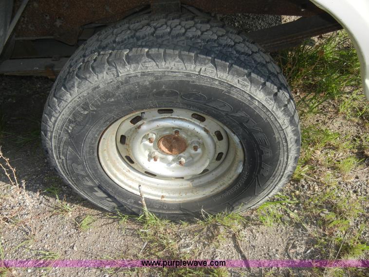 image for item C4262 1994 Ford F150 XL SuperCab pickup truck