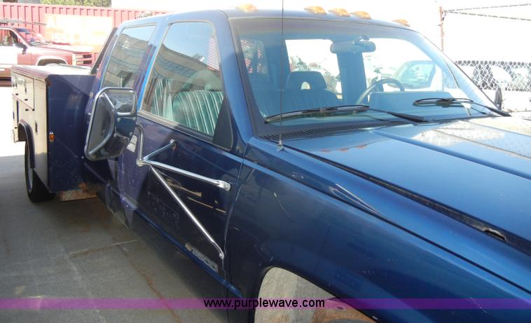 image for item C4374 1994 Chevrolet C3500 crew cab service truck