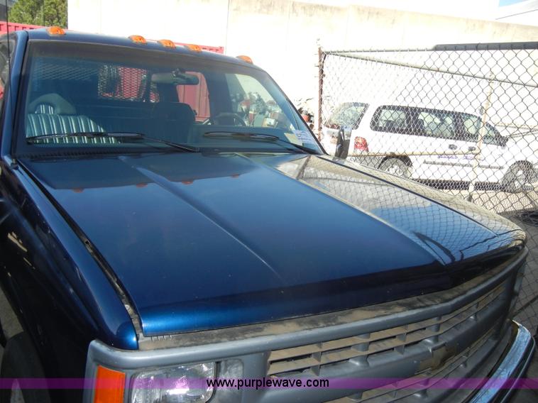 image for item C4374 1994 Chevrolet C3500 crew cab service truck