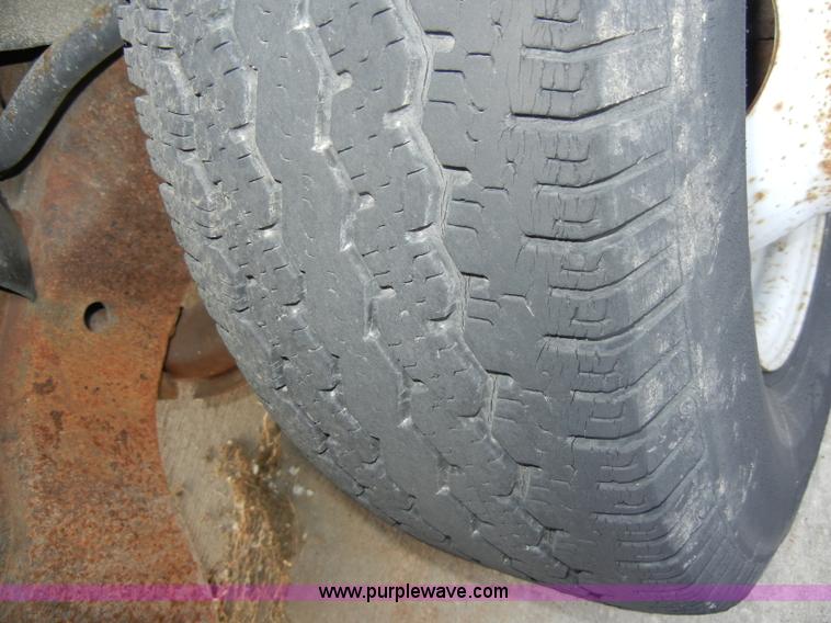 image for item C4374 1994 Chevrolet C3500 crew cab service truck