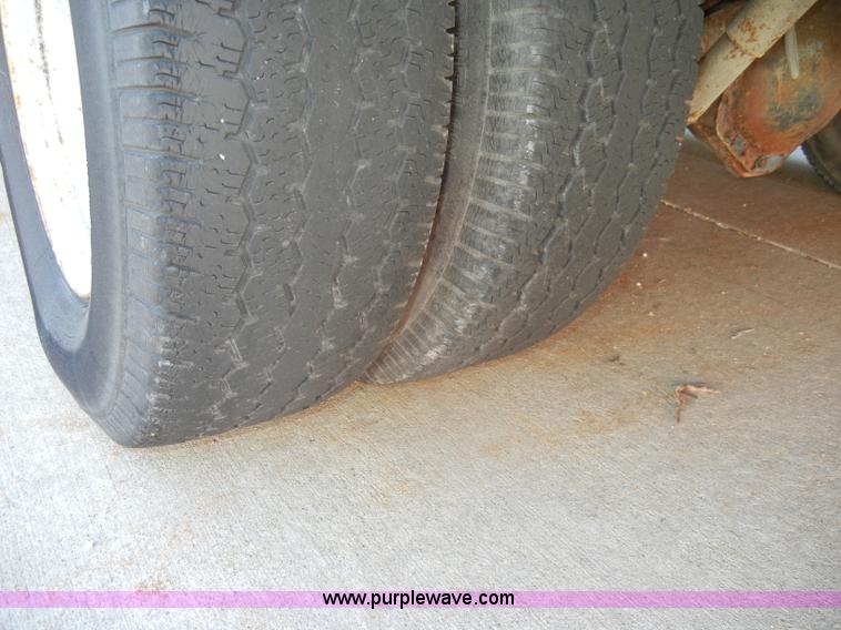 image for item C4374 1994 Chevrolet C3500 crew cab service truck