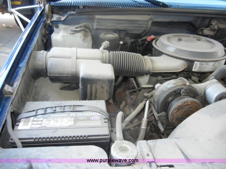 image for item C4374 1994 Chevrolet C3500 crew cab service truck