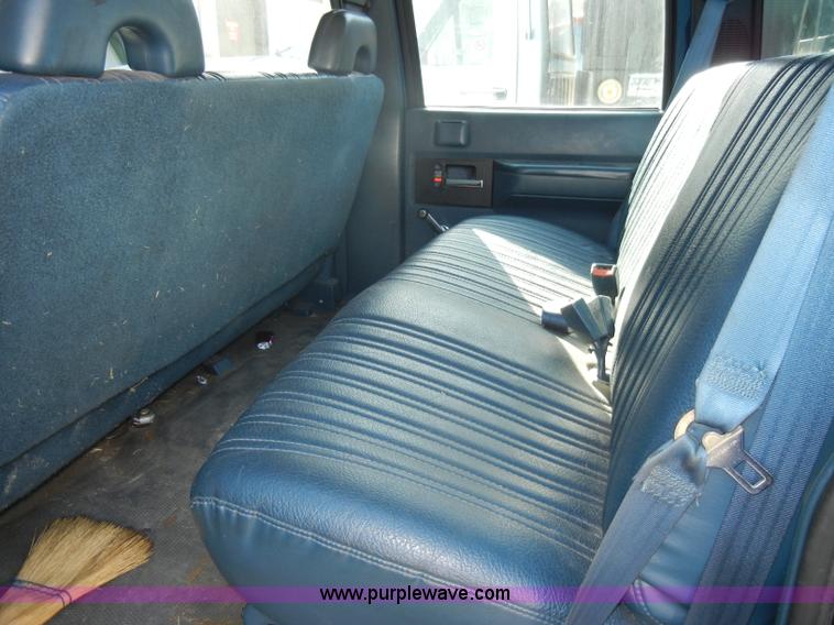 image for item C4374 1994 Chevrolet C3500 crew cab service truck