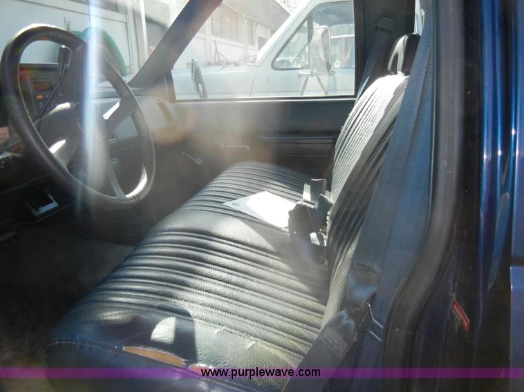 image for item C4374 1994 Chevrolet C3500 crew cab service truck