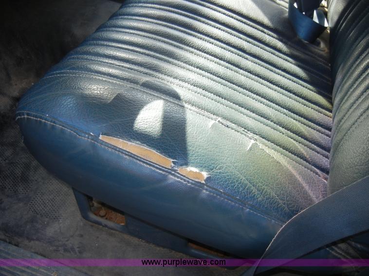 image for item C4374 1994 Chevrolet C3500 crew cab service truck