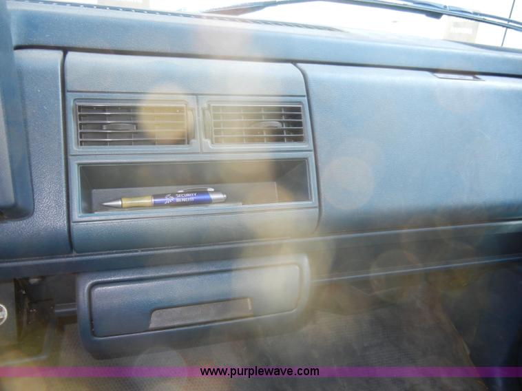 image for item C4374 1994 Chevrolet C3500 crew cab service truck