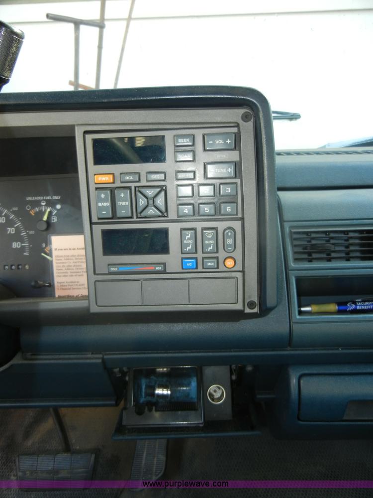 image for item C4374 1994 Chevrolet C3500 crew cab service truck