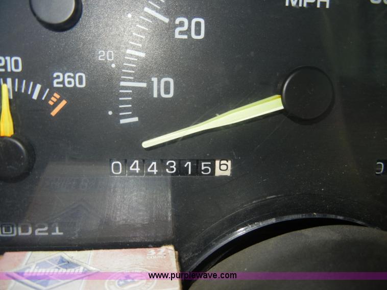 image for item C4374 1994 Chevrolet C3500 crew cab service truck