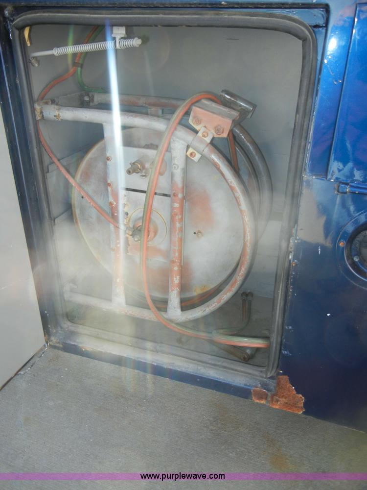 image for item C4374 1994 Chevrolet C3500 crew cab service truck