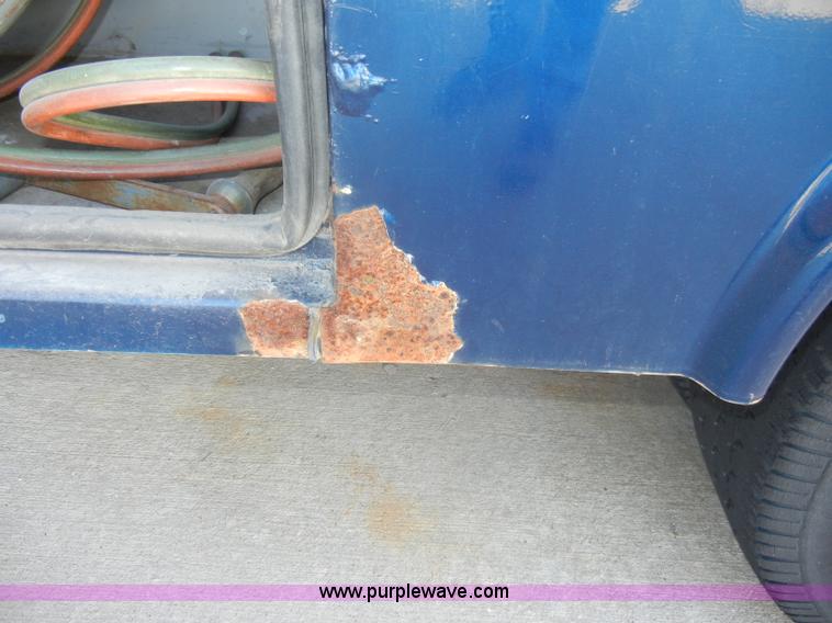 image for item C4374 1994 Chevrolet C3500 crew cab service truck