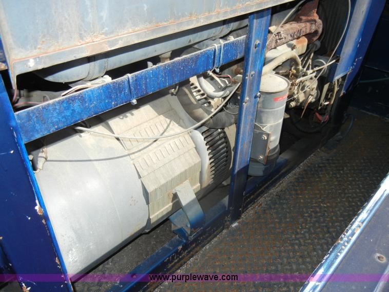 image for item C4374 1994 Chevrolet C3500 crew cab service truck