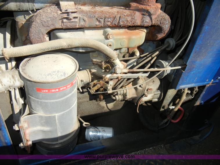 image for item C4374 1994 Chevrolet C3500 crew cab service truck