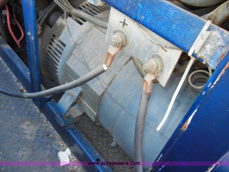 image for item C4374 1994 Chevrolet C3500 crew cab service truck