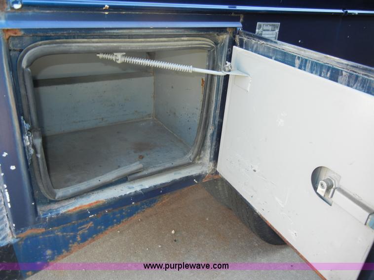 image for item C4374 1994 Chevrolet C3500 crew cab service truck