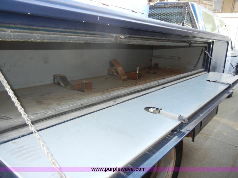 image for item C4374 1994 Chevrolet C3500 crew cab service truck