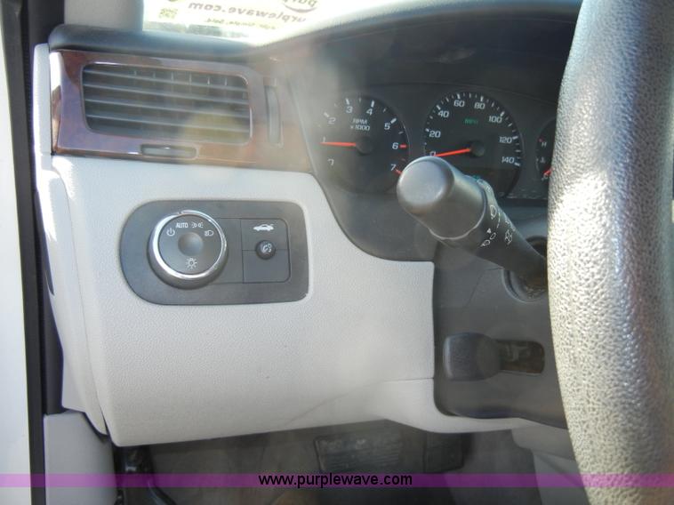 image for item C4377 2008 Chevrolet Impala LS