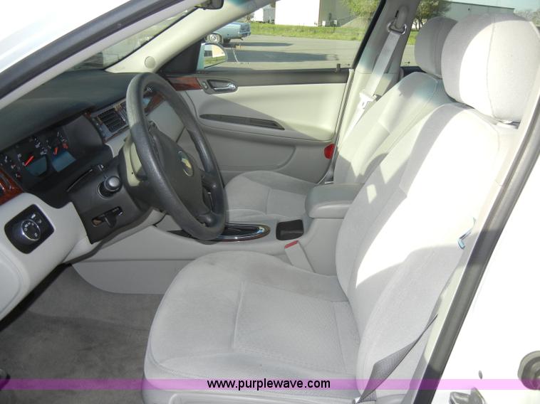 image for item C4379 2007 Chevrolet Impala LS