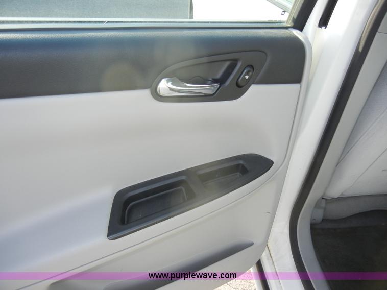 image for item C4380 2007 Chevrolet Impala LS