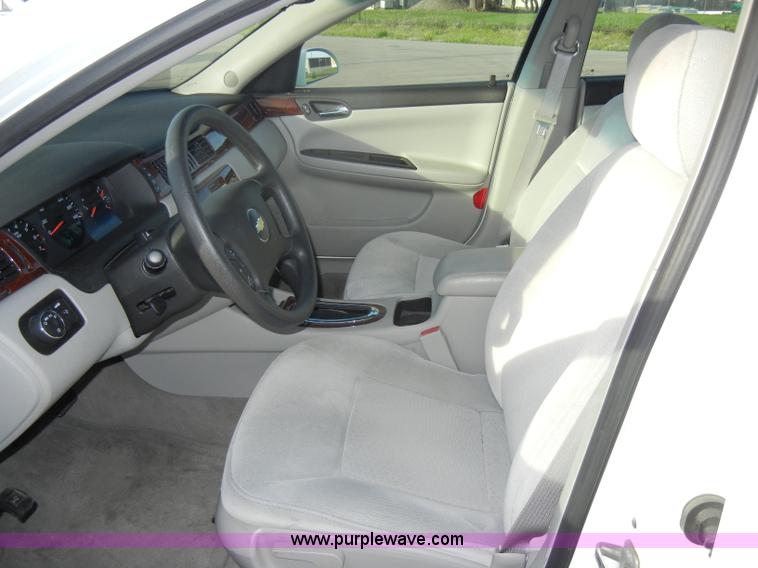 image for item C4380 2007 Chevrolet Impala LS