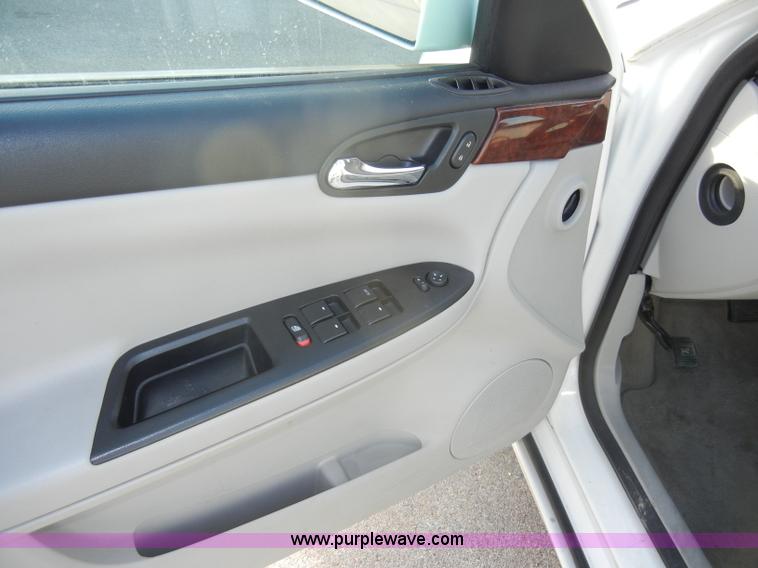 image for item C4380 2007 Chevrolet Impala LS