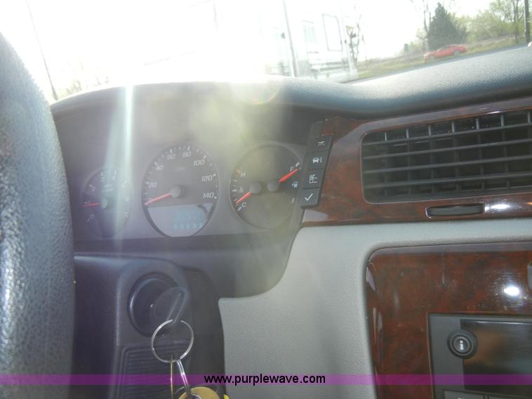 image for item C4380 2007 Chevrolet Impala LS