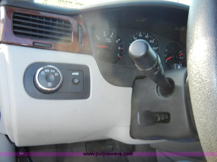 image for item C4380 2007 Chevrolet Impala LS