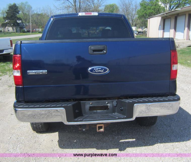 image for item C5411 2004 Ford F150 XLT Super Crew pickup truck