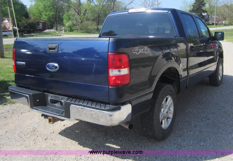 image for item C5411 2004 Ford F150 XLT Super Crew pickup truck