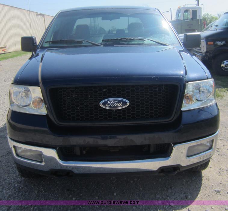 image for item C5411 2004 Ford F150 XLT Super Crew pickup truck