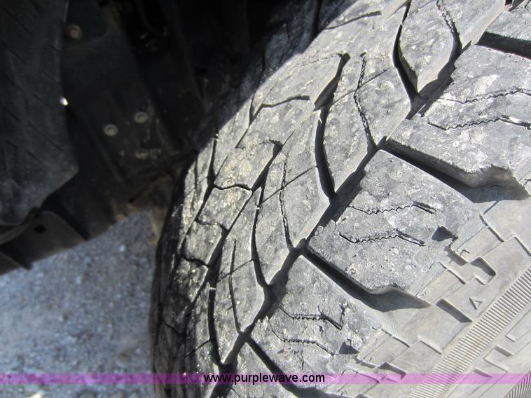 image for item C5411 2004 Ford F150 XLT Super Crew pickup truck