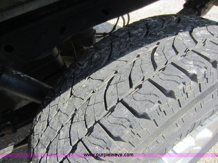 image for item C5411 2004 Ford F150 XLT Super Crew pickup truck