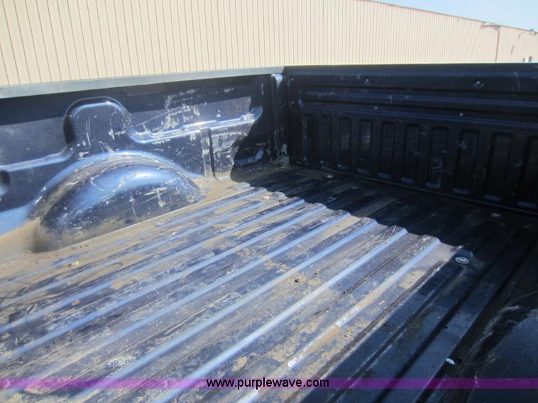 image for item C5411 2004 Ford F150 XLT Super Crew pickup truck