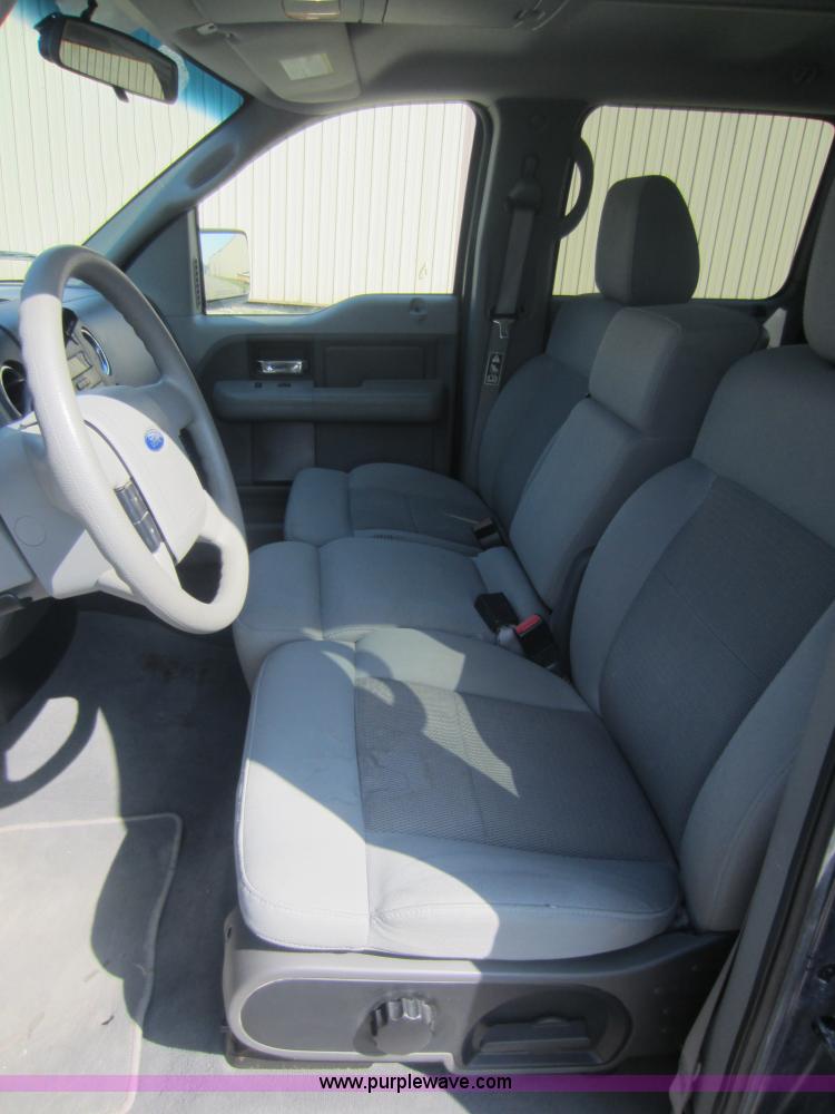 image for item C5411 2004 Ford F150 XLT Super Crew pickup truck