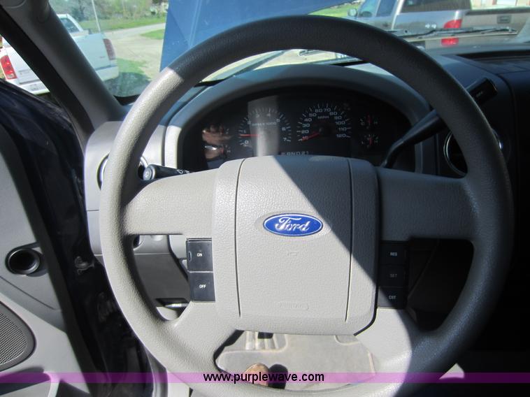 image for item C5411 2004 Ford F150 XLT Super Crew pickup truck